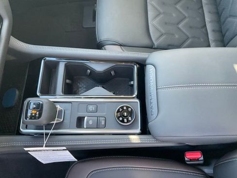 New 2026 Nissan Pathfinder Platinum AWD/4WD image 27