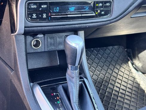 Used 2019 Toyota Corolla LE FWD image 25