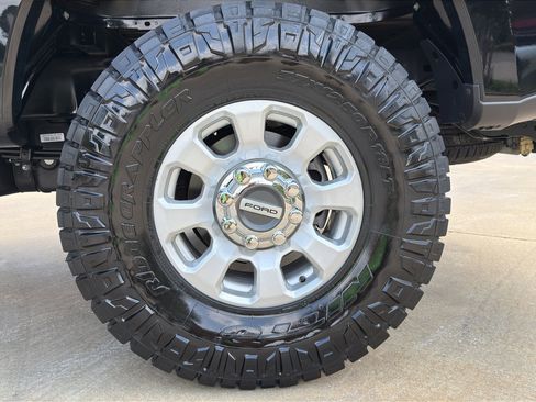 Used 2023 Ford F250 XLT AWD/4WD image 23