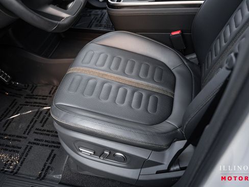 Used 2022 Rivian R1T Adventure image 19