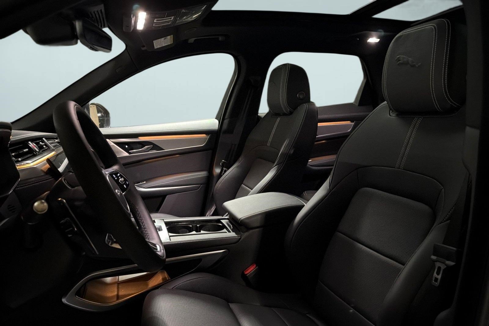 New 2026 Jaguar F-PACE R-Dynamic S AWD/4WD image 5