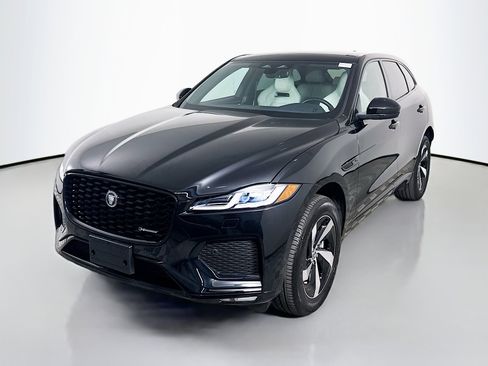 Used 2025 Jaguar F-PACE R-Dynamic S image 4