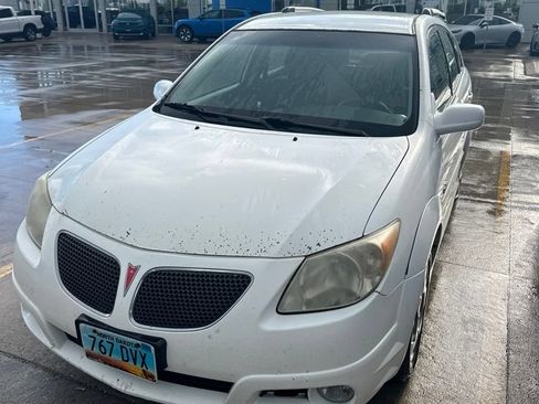 Used 2008 Pontiac Vibe w/ Preferred Package FWD image 3