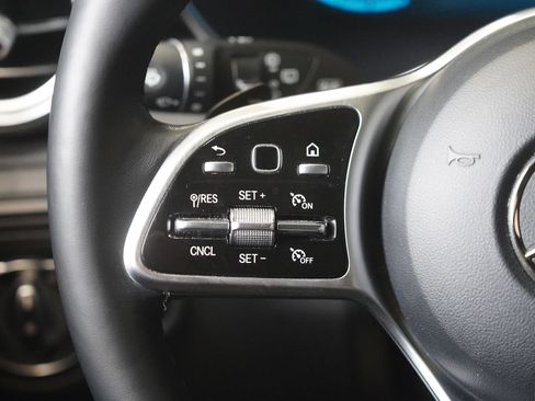 Used 2022 Mercedes-Benz GLC 300 4MATIC image 16