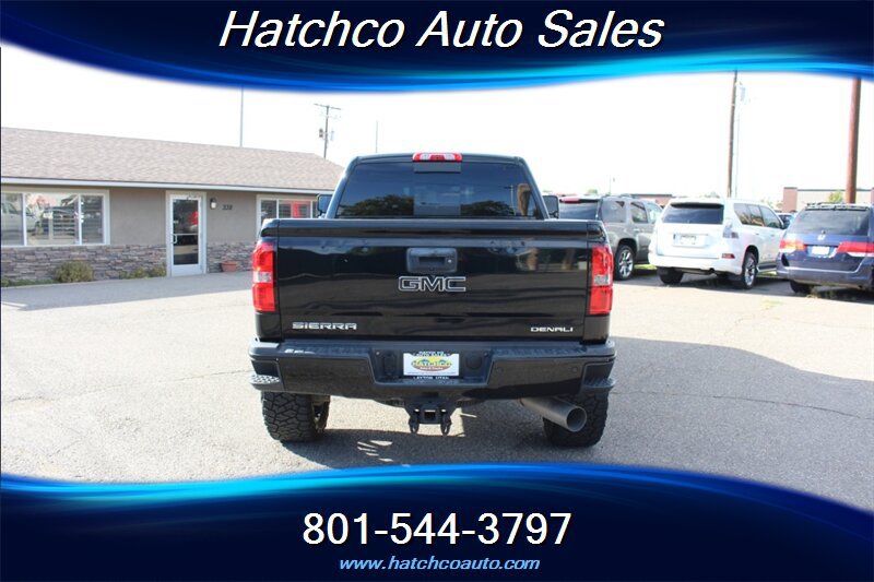 Used 2017 GMC Sierra 2500 Denali w/ Duramax Plus Package AWD/4WD image 4