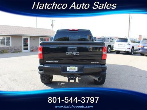 Used 2017 GMC Sierra 2500 Denali w/ Duramax Plus Package AWD/4WD image 4