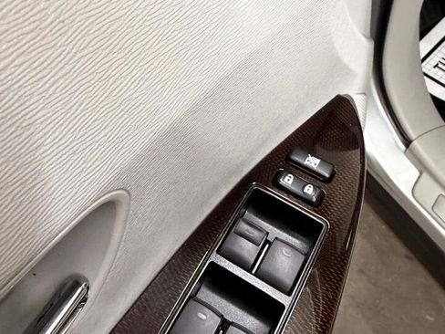 Used 2011 Toyota Venza image 12