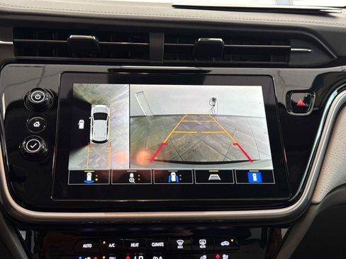 Used 2023 Chevrolet Bolt EUV Premier FWD image 17