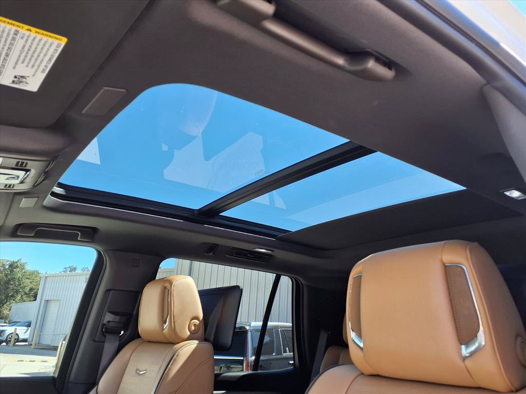 Certified 2025 Cadillac Escalade Premium Luxury w/ Touring Package AWD/4WD image 18