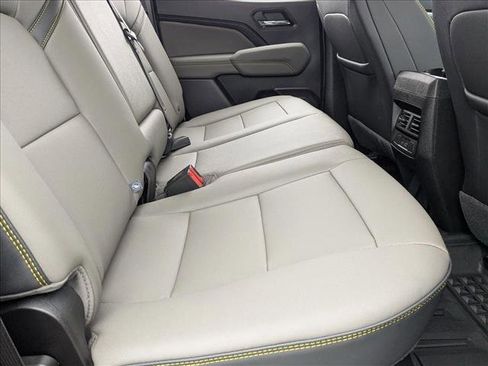 Used 2025 Chevrolet Colorado ZR2 w/ Technology Package image 19