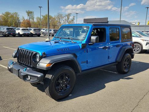 Used 2023 Jeep Wrangler Unlimited w/ Cold Weather Group AWD/4WD image 3