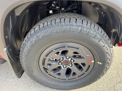 New 2026 Nissan Frontier PRO-4X w/ Pro-4x Convenience Package image 10