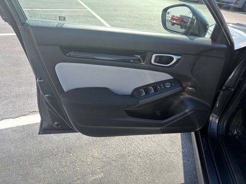 Used 2025 Honda Civic Sport image 12