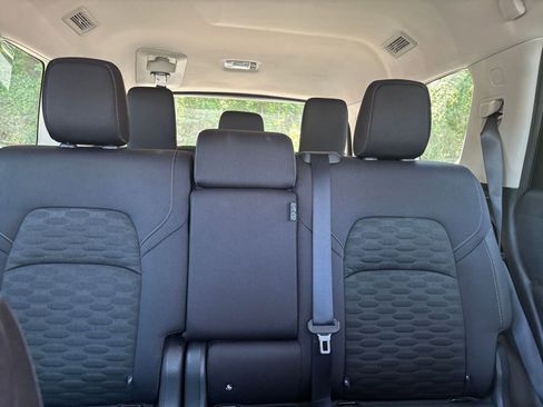Used 2025 Nissan Pathfinder SV FWD image 41