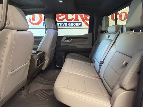 Used 2024 Chevrolet Silverado 1500 LTZ w/ LTZ Premium Package image 19