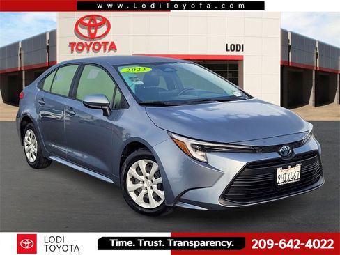 Used 2023 Toyota Corolla LE image 1