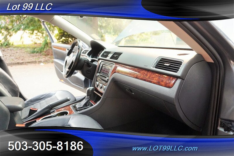 Used 2013 Volkswagen Passat TDI SEL Premium FWD image 18