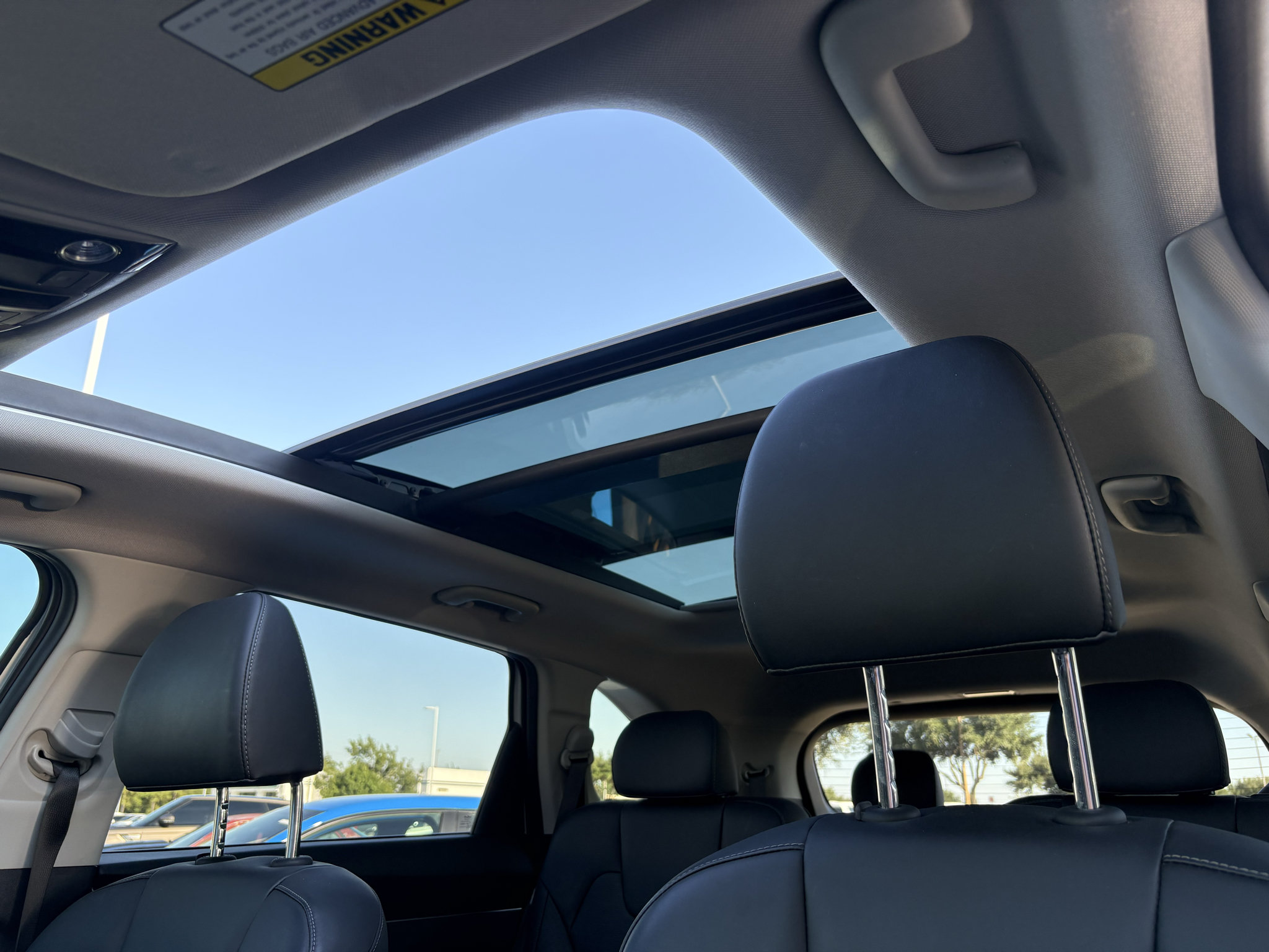 Used 2025 Kia Sorento EX w/ EX Panoramic Sunroof Package FWD image 25