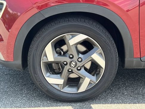 Used 2024 Hyundai Venue Limited FWD image 40