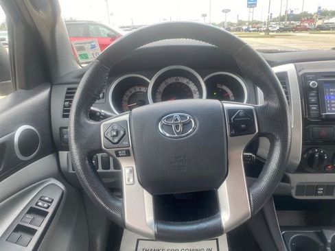 Used 2014 Toyota Tacoma PreRunner w/ SR5 Package RWD image 18