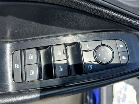 Used 2023 Nissan Rogue S image 18