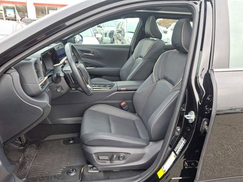 Certified 2025 Toyota Crown Platinum image 16