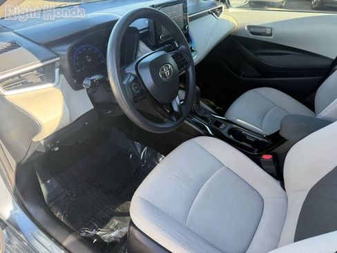 Used 2022 Toyota Corolla LE image 11