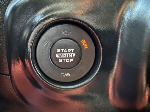 Used 2021 Jeep Wrangler Sport S image 29