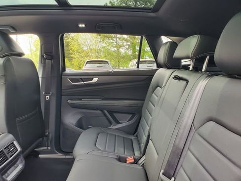 New 2026 Volkswagen Atlas Cross Sport SEL R-Line AWD/4WD image 10