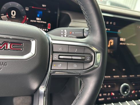 Used 2024 GMC Acadia Elevation image 18