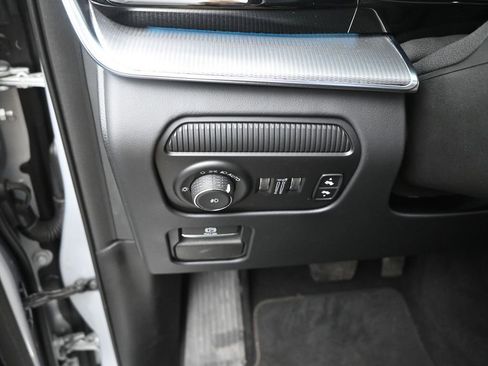 Used 2023 Jeep Grand Wagoneer Series III image 35