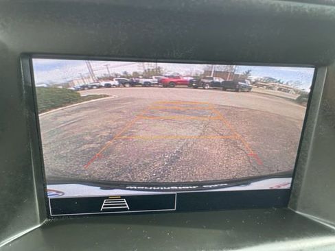 Used 2023 GMC Terrain SLE w/ Driver Convenience Package FWD image 17