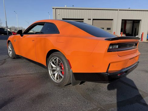 Used 2025 Dodge Charger R/T Scat Pack w/ Track Pack image 2