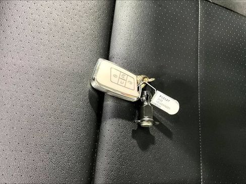Used 2023 Volkswagen Atlas SE AWD/4WD image 32
