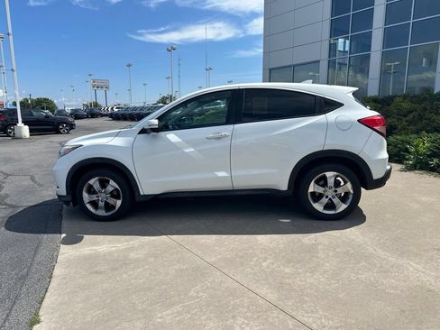 Used 2017 Honda HR-V EX image 8