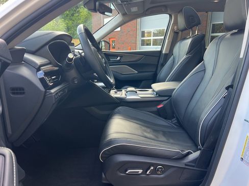 Used 2023 Acura MDX SH-AWD w/ Advance Package image 12