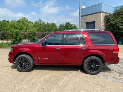 Used 2015 Lincoln Navigator 2WD image 4