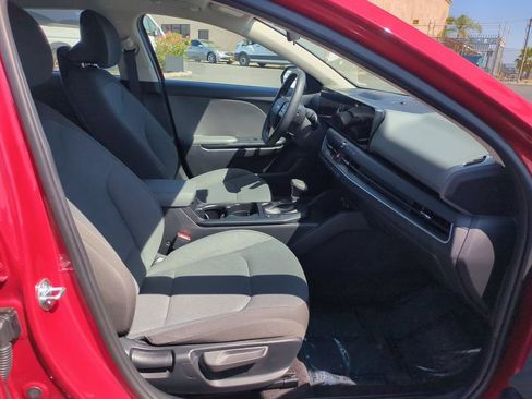 Used 2025 Kia K4 FWD image 29
