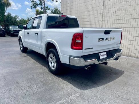 Used 2025 RAM 1500 Big Horn AWD/4WD image 3