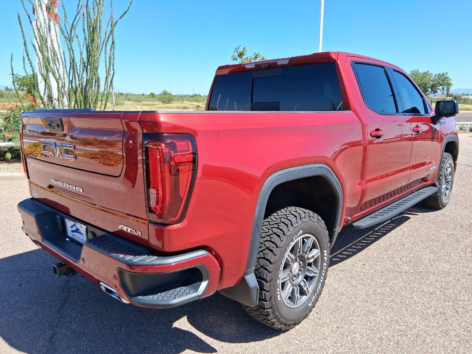 Used 2024 GMC Sierra 1500 AT4 w/ Technology Package AWD/4WD image 6