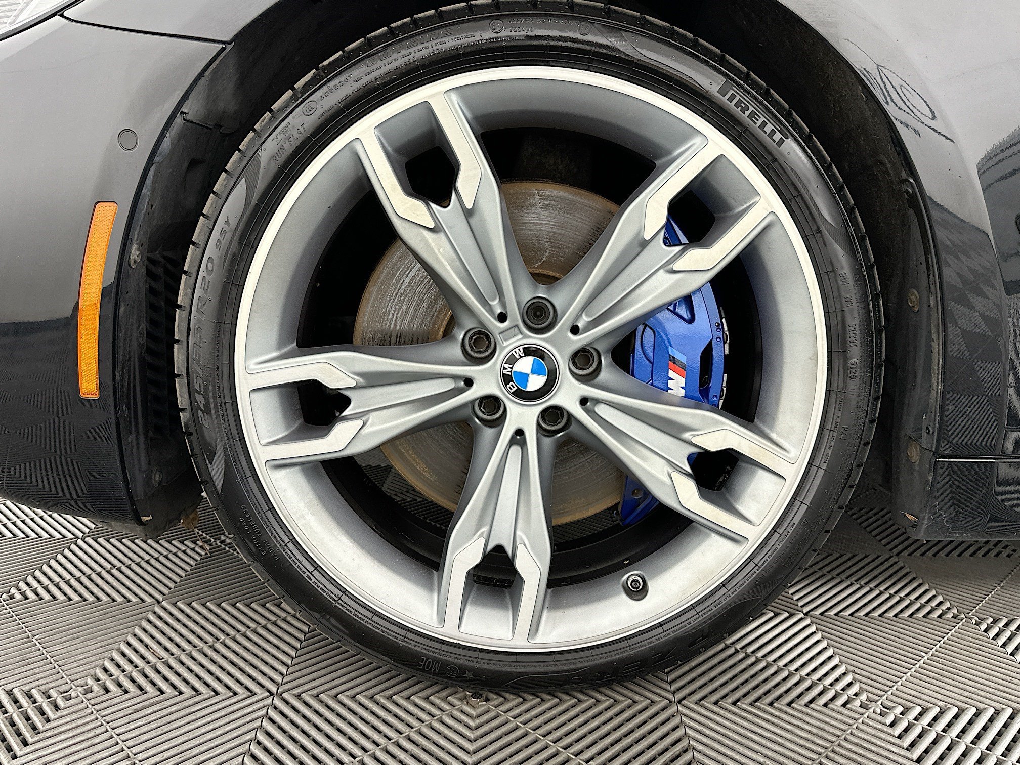 Used 2023 BMW M550i xDrive w/ Executive Package AWD/4WD image 36