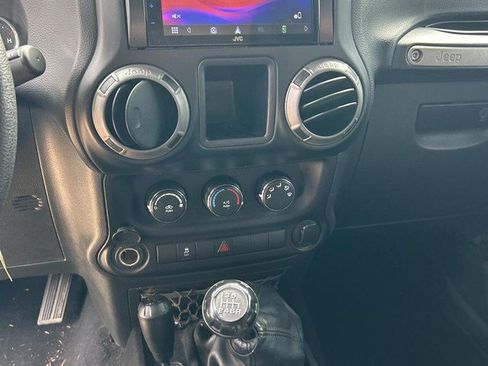 Used 2015 Jeep Wrangler Sport AWD/4WD image 14