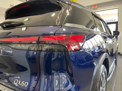 Used 2025 INFINITI QX60 Pure w/ Cargo Package FWD image 17