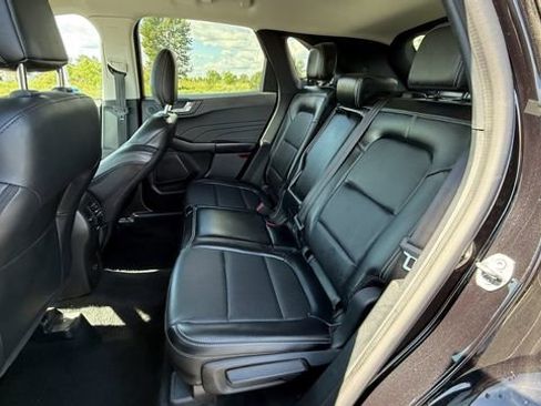 Used 2021 Ford Escape Titanium image 31