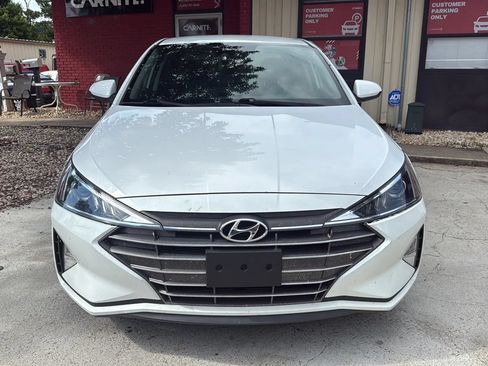 Used 2019 Hyundai Elantra SEL w/ Cargo Package FWD image 2