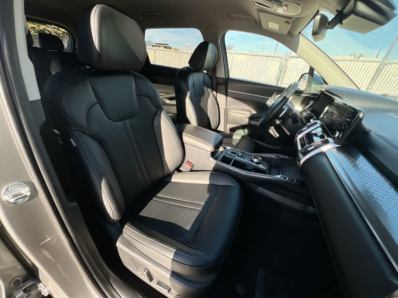 Certified 2023 Kia Sorento EX AWD/4WD image 28