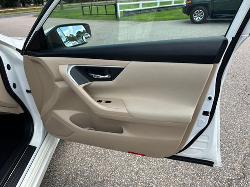 Used 2015 Nissan Altima 2.5 S w/ Power Driver Seat Package FWD image 10