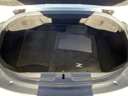 Used 2016 Nissan 370Z Touring image 11