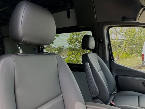 Used 2024 Mercedes-Benz Sprinter 144 Cargo image 18