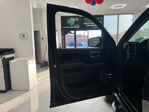 Used 2017 GMC Sierra 1500 SLT AWD/4WD image 36